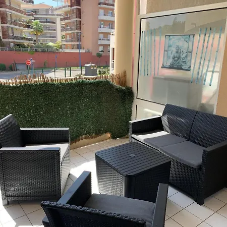 Appartement F2 Centre De Mandelieu Les Nympheas Mandelieu